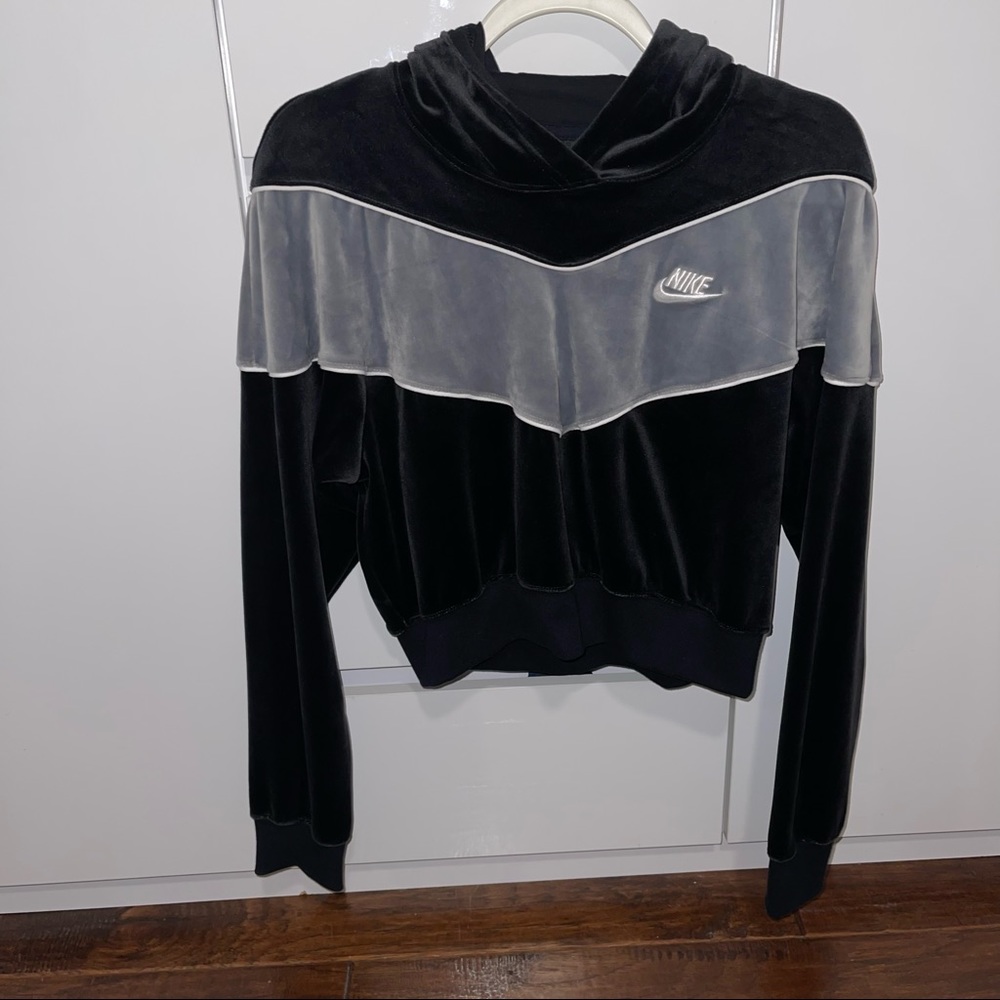 size small NEW cropped velvet nike hoodie